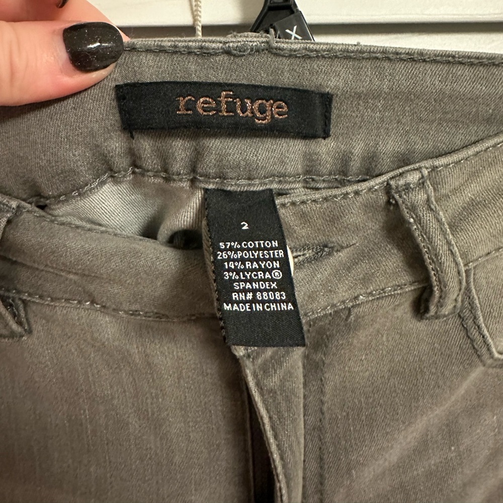 Refuge Jeans Women’s Gray Jeans - Picture 3 of 5